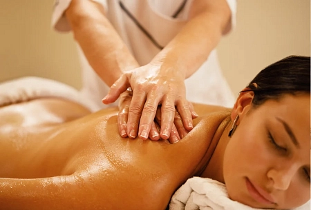 Массаж маслом