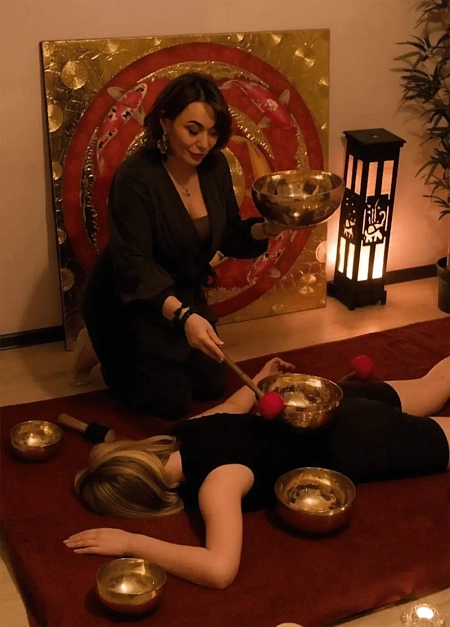 Вибро-акустический массаж поющими чашами